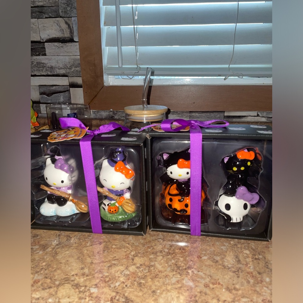 Hello kitty shakers
